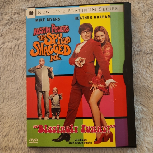 2 dvds of Austin Powers - Picture 2 of 7